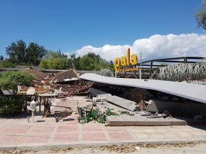 Roof down vbecause of the earthquake